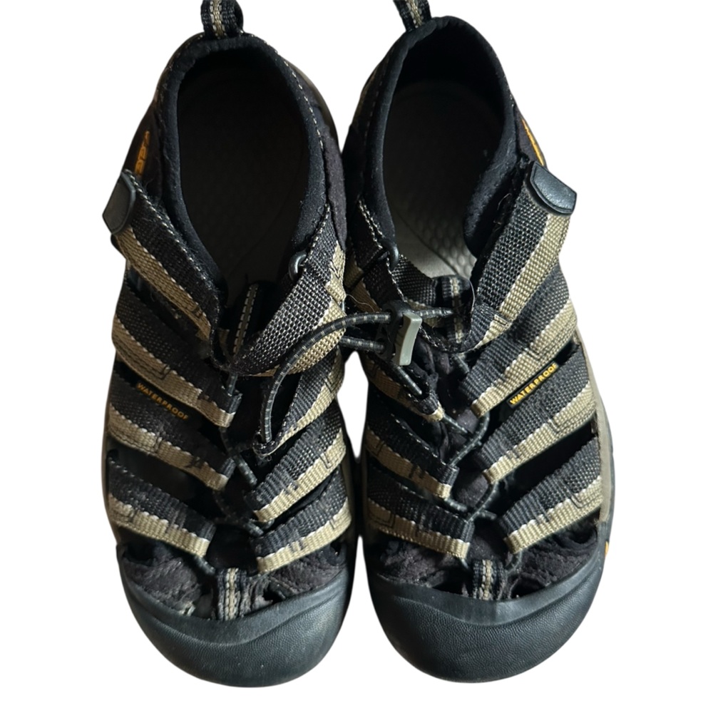 Keen Newport H2 Waterproof Sandals Green Brown Hiking‎ Shoes Big Kids Size 4